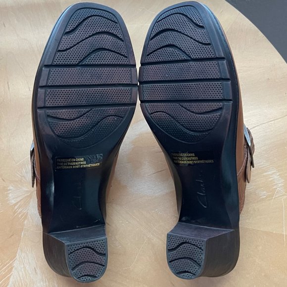 Clarks Bendables Sz 7.5 Brown Mules Mirabelle Holly Leather Studded Buckle Clogs - Picture 7 of 9